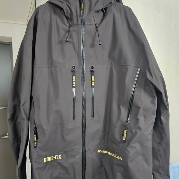 디스이즈네버댓 고어텍스 바람막이 L