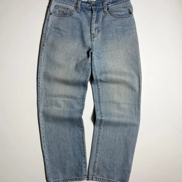 플랙 23SS 라이트 워시드 스트레이트 데님 팬츠 R1497