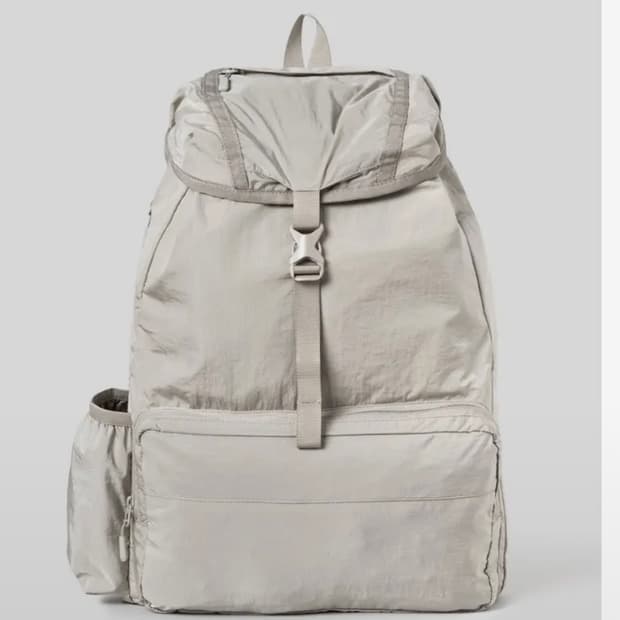 에잇세컨즈 스포티브 백팩 카키