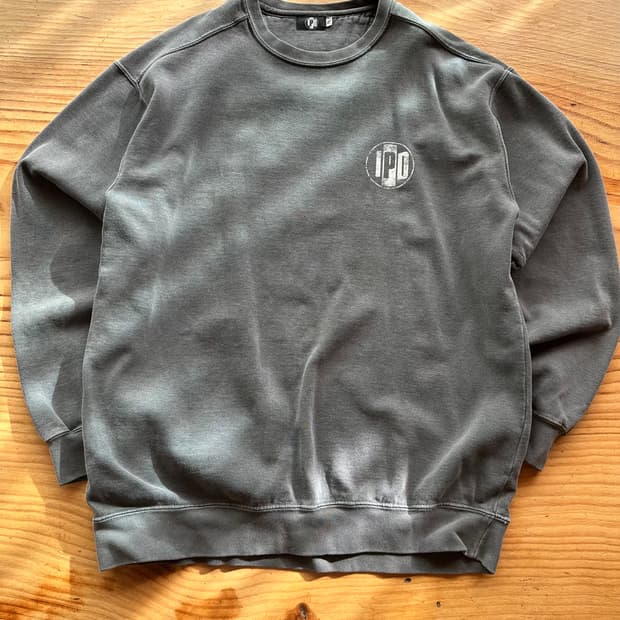 차콜 스웻 셔츠