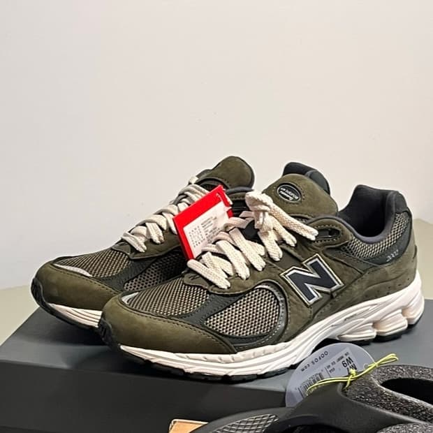 뉴발란스 2002 그레이프리프 250