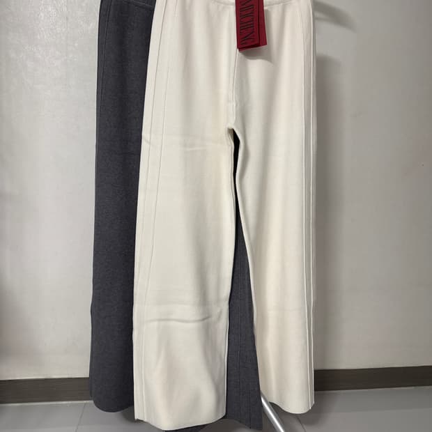 미착용 니트팬츠 두께감 있음