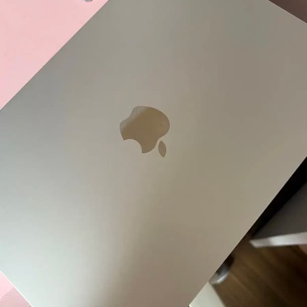 맥북 에어 m2 2022 13인치(충전기 포함)