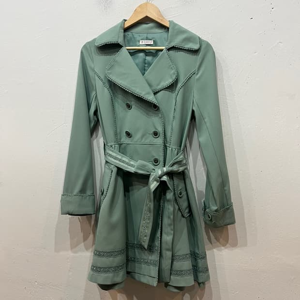 액시즈팜 트렌치 코트