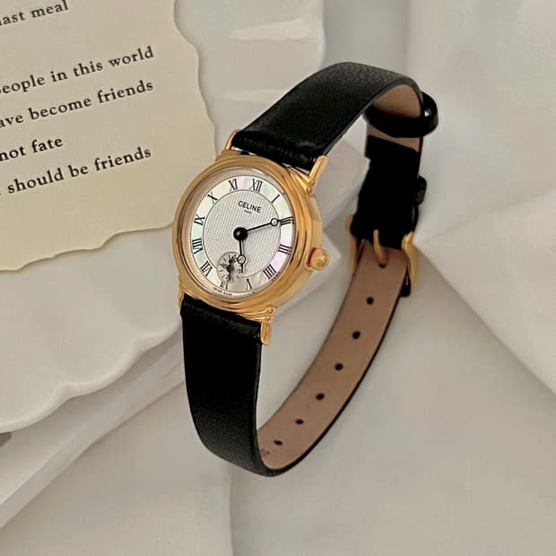 셀린느 스몰세컨드 골드 라운드 시계  / 정품감정.케어