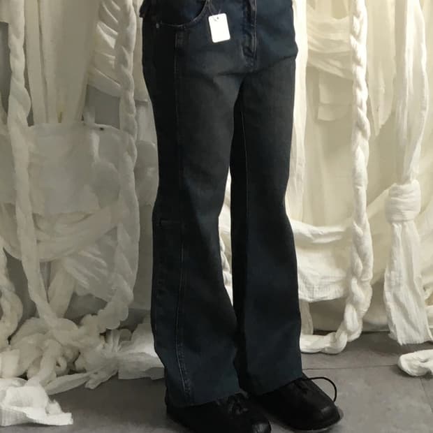 Line point denim pants