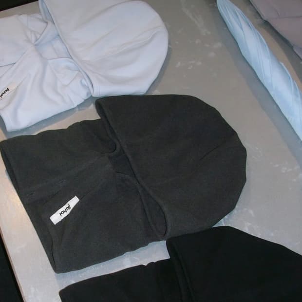 지초이 aw25 바라클라바 챠콜