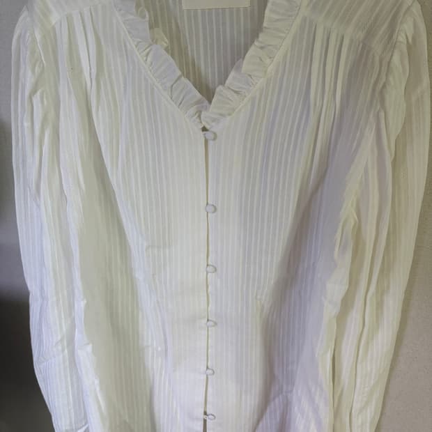 바이무드 fw 프릴 블라우스