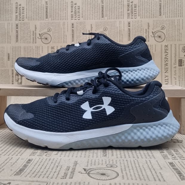 언더아머 챠지드 로고3 남성운동화280