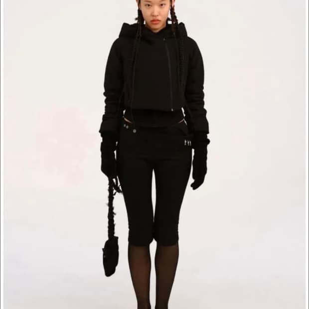 혜인서 크롭패딩자켓 블랙1 구해요