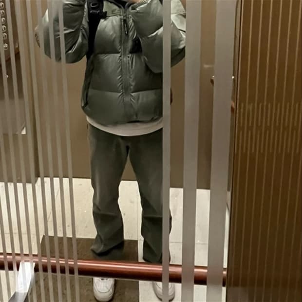 노스페이스 카키 패딩 M