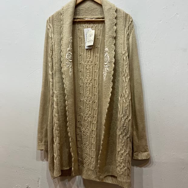 액시즈팜 논버튼 롱 가디건 미사용품