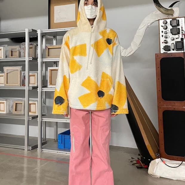 더 뮤지엄 비지터 하트 코듀로이 팬츠