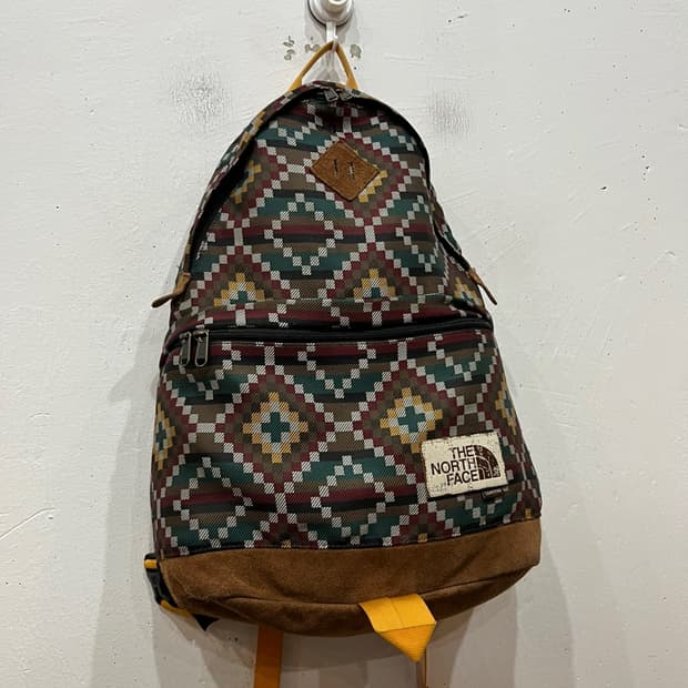 노스페이스 리미티드 에스닉 스웨이드 백팩