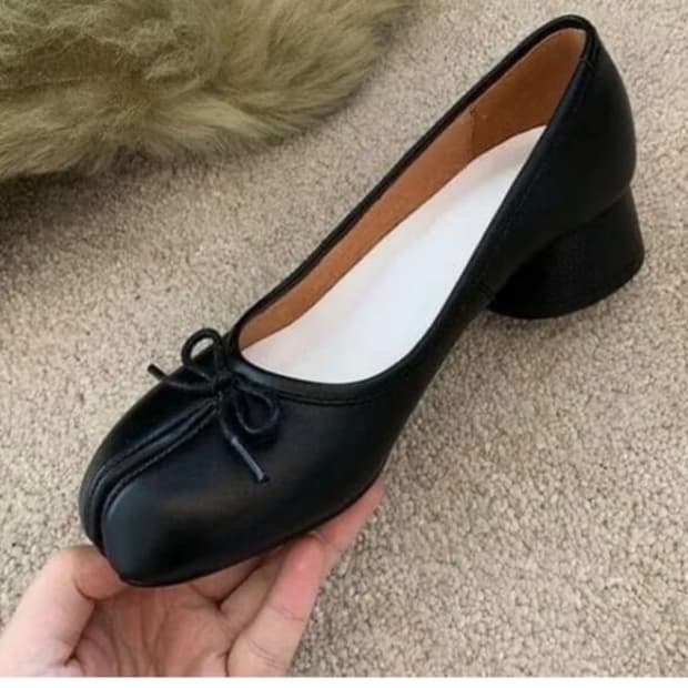 구해요 ) 메종마르지엘라 타비 펌프스 블랙or 아이보리 