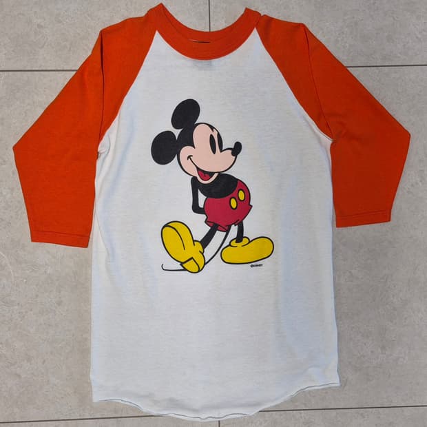 80s VINTAGE MICKEY MOUSE
BASEBALL TEE