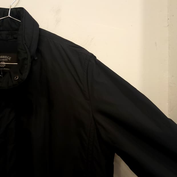 캠브리지 멤버스 차콜 하프 패딩