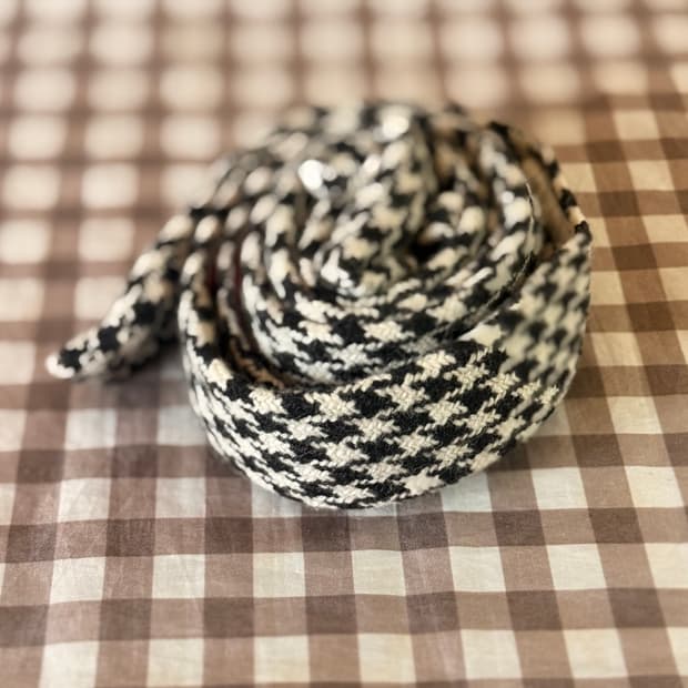 톰브라운 넥타이