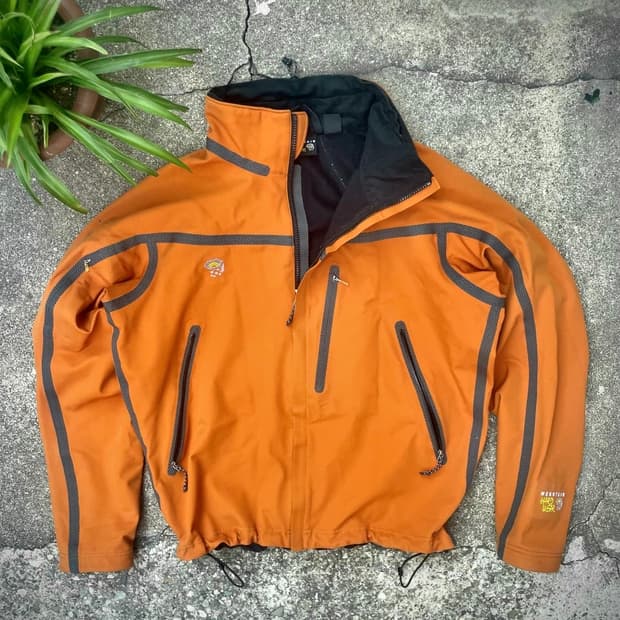 2000’s Mountain hardwear conduit  jacket