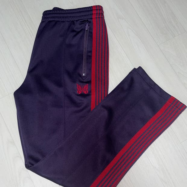 니들스 내로우 트랙팬츠 폴리 스무스 다크 퍼플 레드