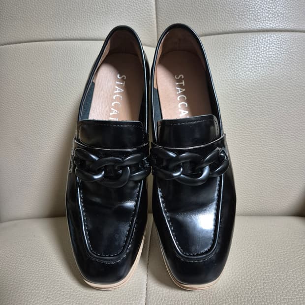 스타카토 블랙 체인 로퍼 웨지힐