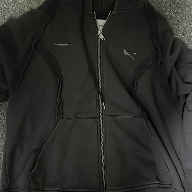 어나더유스 후드집업