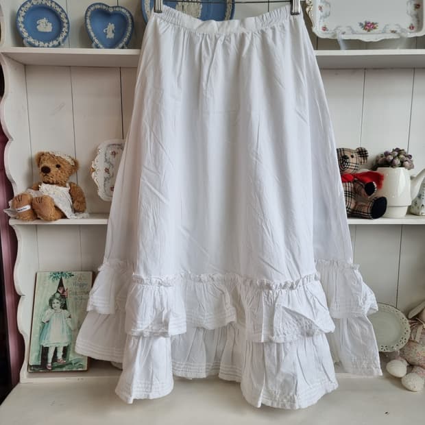 화이트 코튼 롱스커트