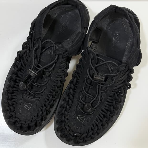 킨 유니크 230 샌들