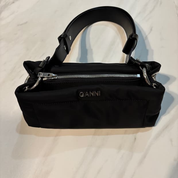 가니 ganni 필로우백 미니