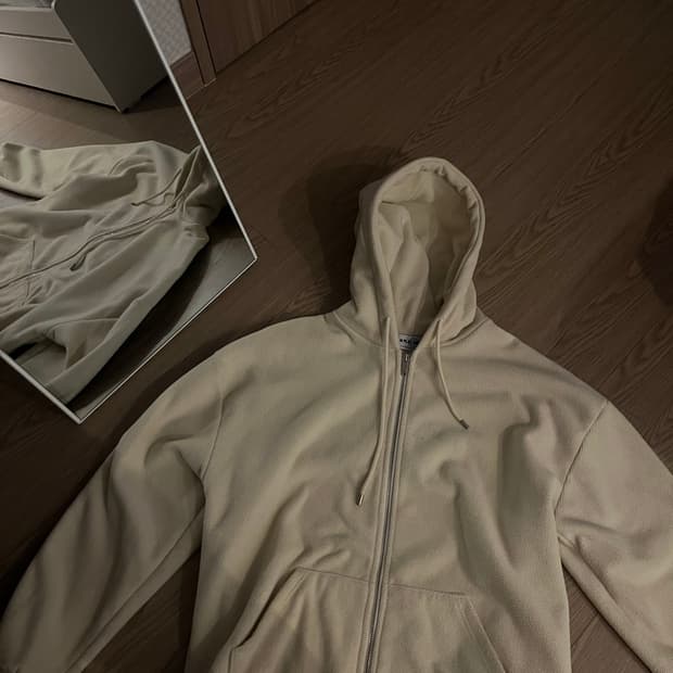 엠플레이그라운드 니트후드집업 팝니다