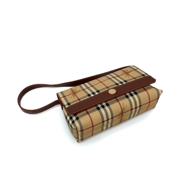 버버리 헤이마켓 체크 이퀘스트리안 플랩 숄더백