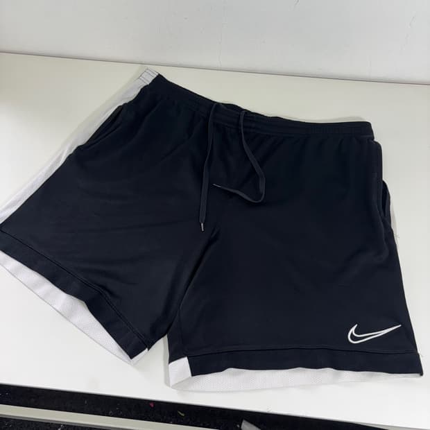 XL 나이키 검흰 스우시 DRI-FIT 폴리 밴딩쇼츠 반바지