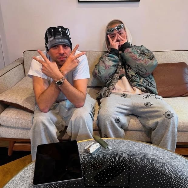 ( 레어) 제레미스캇 x 아디다스 블렛홀 프린트 스웻팬츠