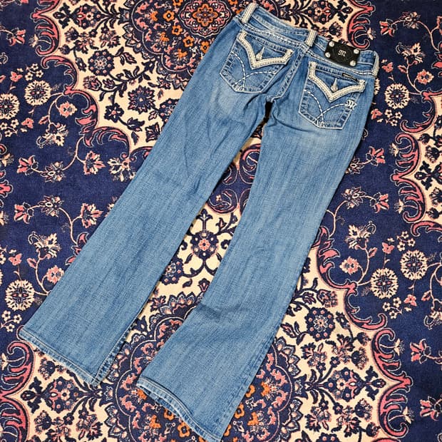 Miss Me 버튼 자수 y2k 디테일 데님 부츠컷 팬츠