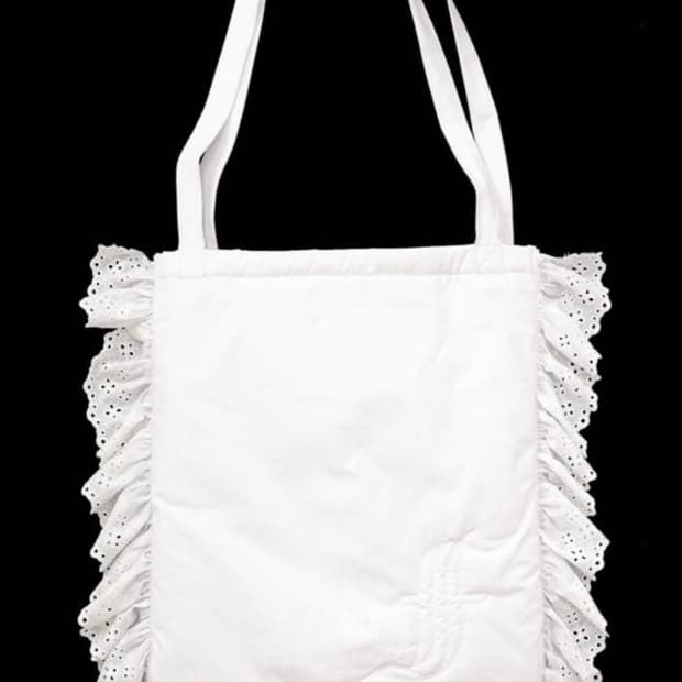 [새제품] 샵페어리 티 쿠션 러플 빅 백