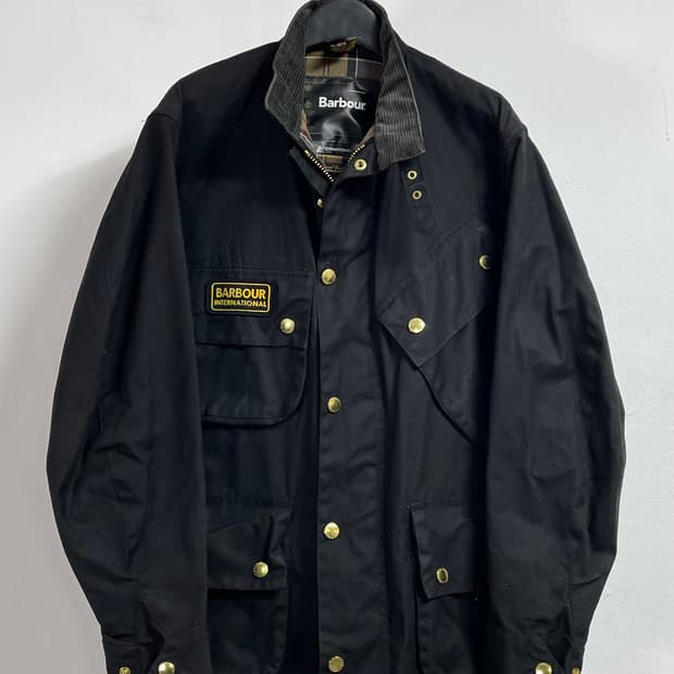 바버 인터네셔널 검정 벨티드 왁스자켓  (on.317)   