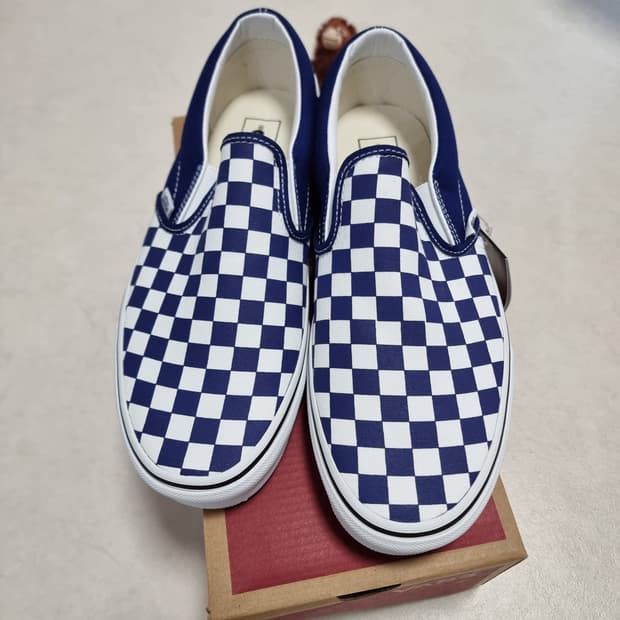 Vans slip on beacon blue