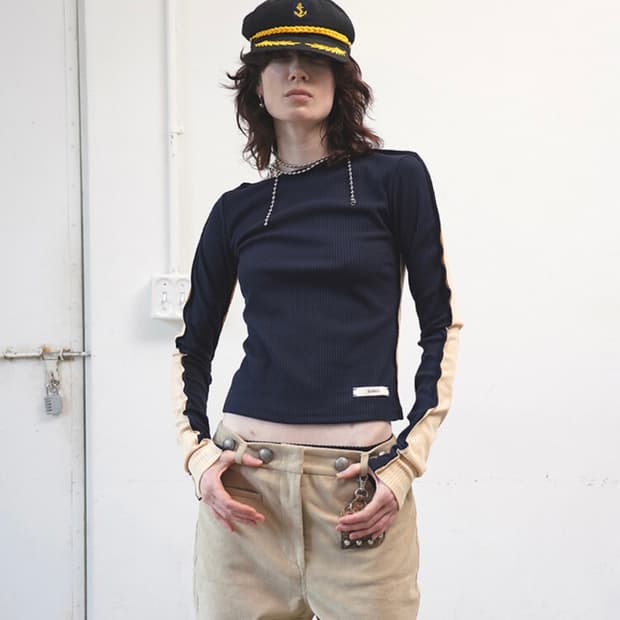 데어드 dared 하프앤하프 슬리브 탑 롱슬리브 네이비 버터