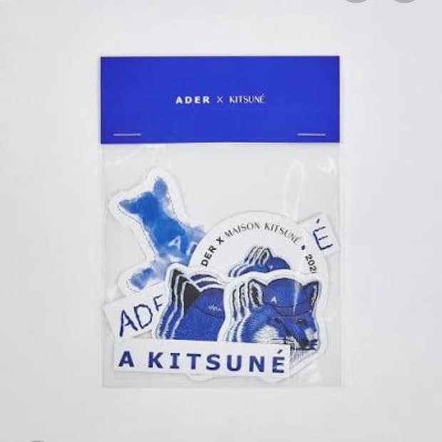 아더에러 메종키츠네 콜라보 한정 스티커 