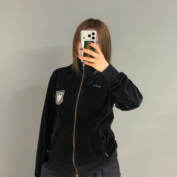 patch point velvet high-neck zip-up