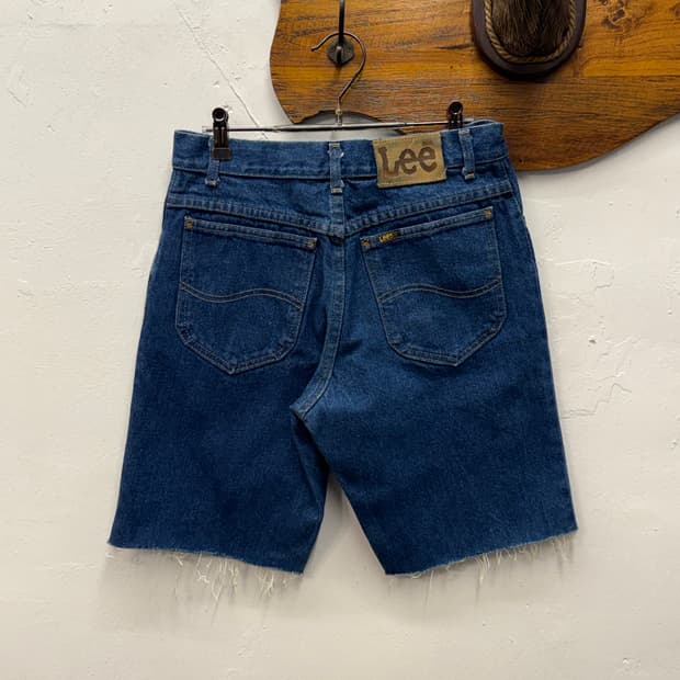 29) 90s USA Lee Riders Denim Shorts