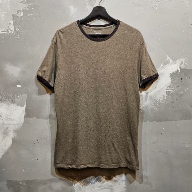 Banana Republic - Ringer