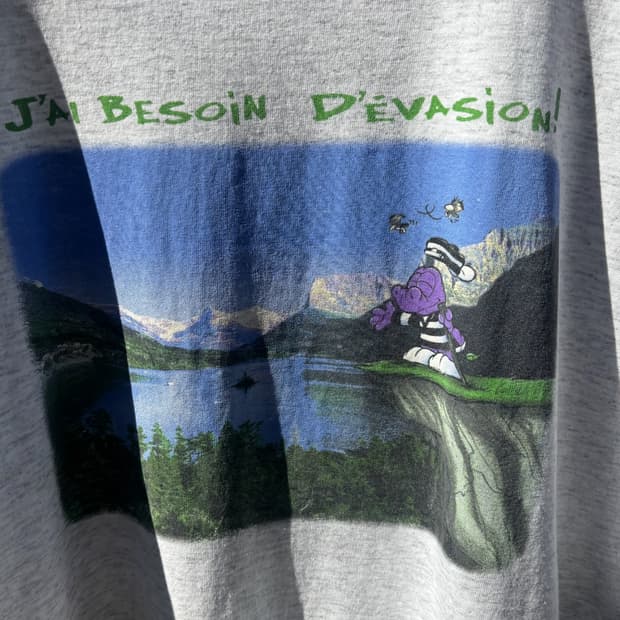 90s 프랑스 감성 "J'AI BESOIN D'ÉVASION!" 싱글 스