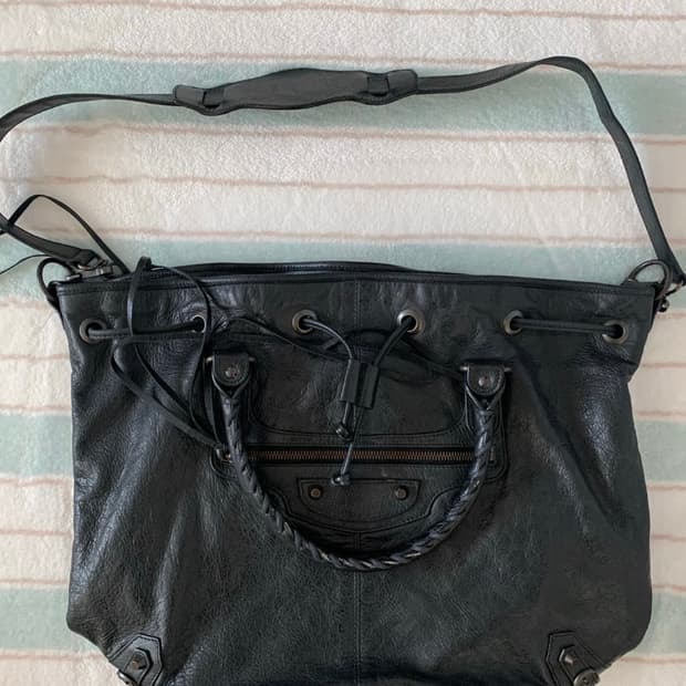 발렌시아가 모터백