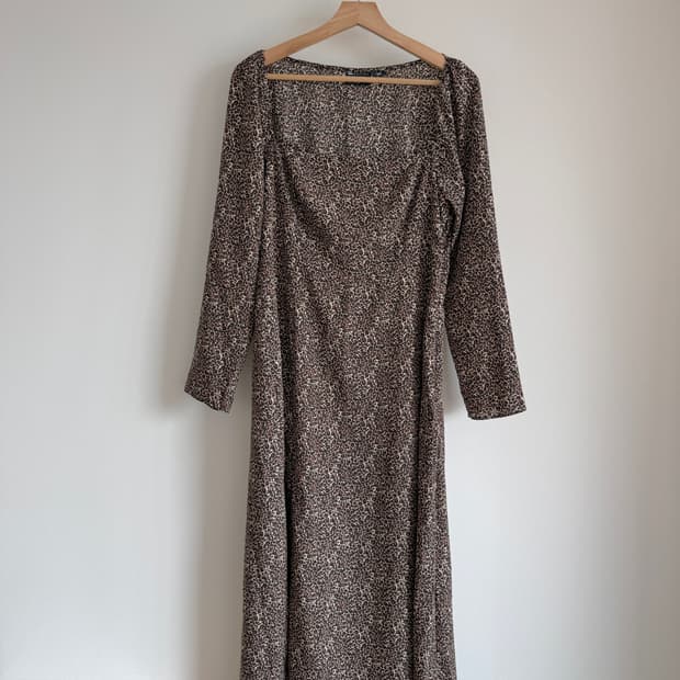 아소스(asos) 레오파드 스퀘어넥 원피스