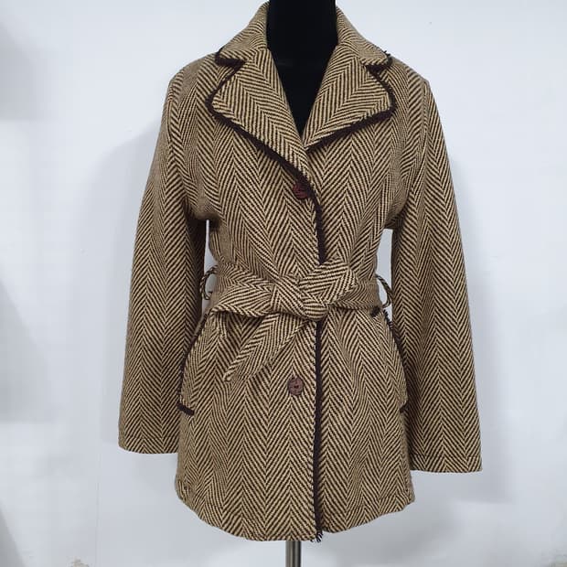 빈티지 수술 디테일 모직 헤링본 벨티드 자켓 모리걸 레트로