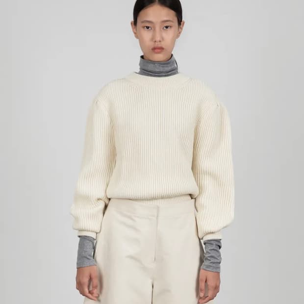 아모멘토 하프 넥 니트 ECRU