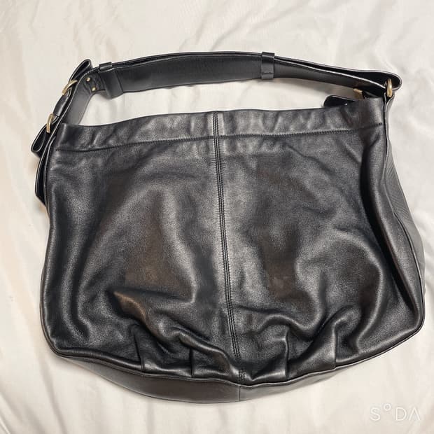페라가모 가죽 숄더백