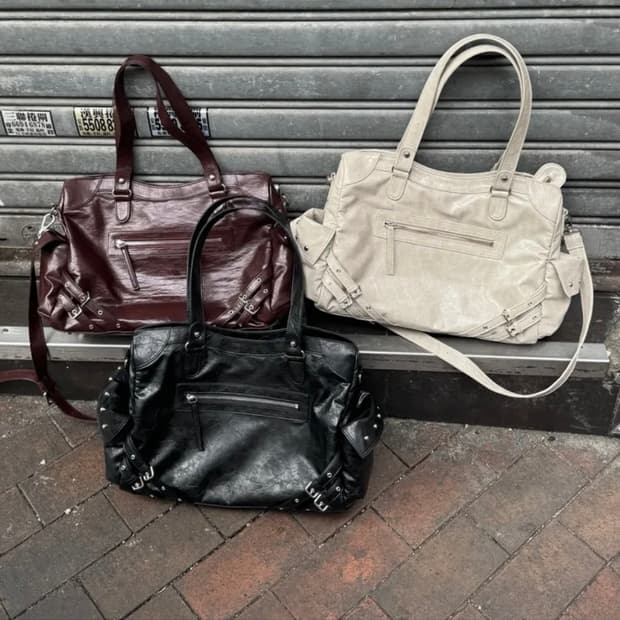 다이닛 STUD POCKET BIG BAG IN ASH BEIGE 토트백