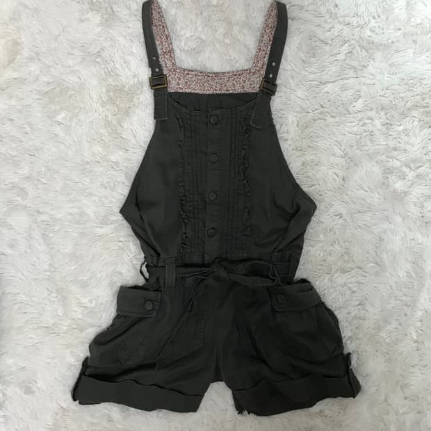 일본빈티지 모리걸 카키 프릴 버튼 디테일 멜빵 반바지 